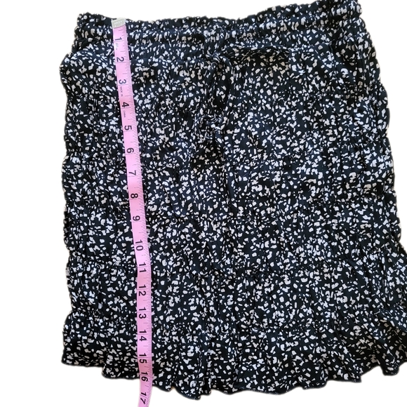 Urban Romantics Black and Tan Skirt Size Small - Picture 4 of 7